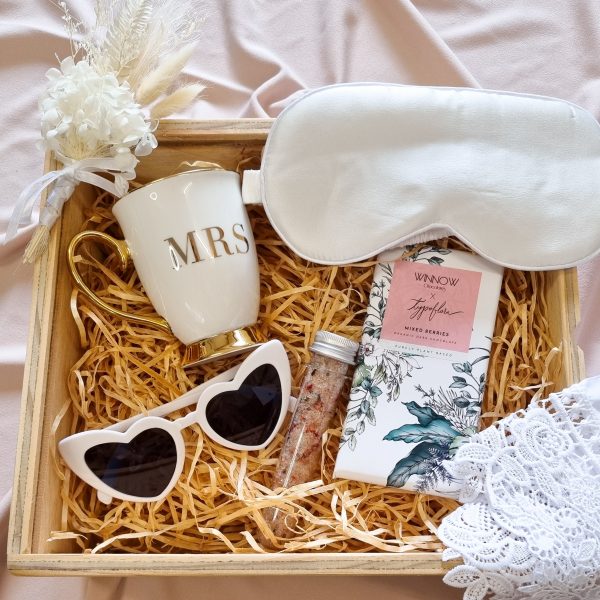 bride gift hamper wooden keepsake custom engraved and personalised gift box with gifts for the bride