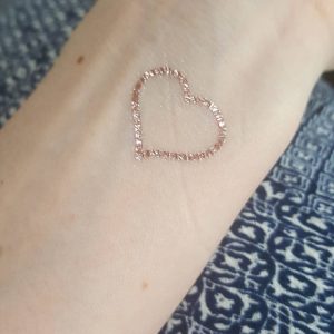 temporary tattoos rose gold hearts on wrist